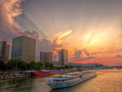 Seine's Summer Serenade