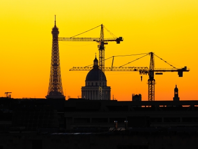 Geometric Dusk: Parisian Silhouettes